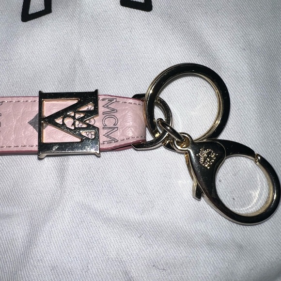 MCM light pink and grey Patricia wallet + Key fob - Picture 14 of 16